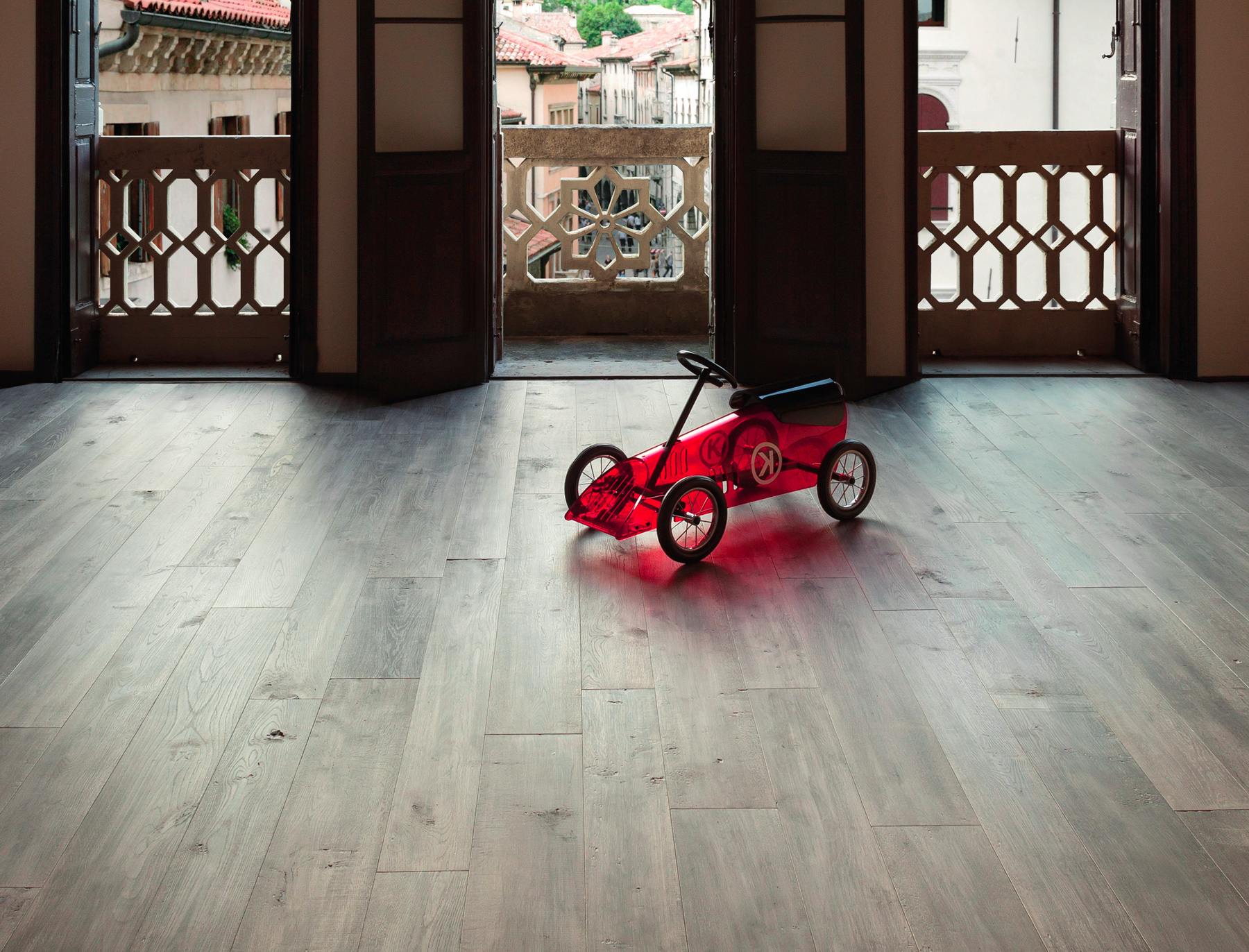 Manutenzione parquet: come prevenire graffi, macchie e perdita di lucentezza - Triveneta Parchetti